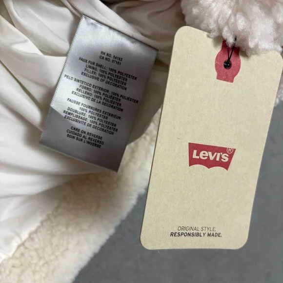 Levis Women's Stand Collar Sherpa Puffer Jacket Zip Up Pockets XL Cream NWT's. - Picture 6 of 8